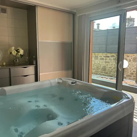 A Aux Etangs Avec Jacuzzi 42 M² Apartment *