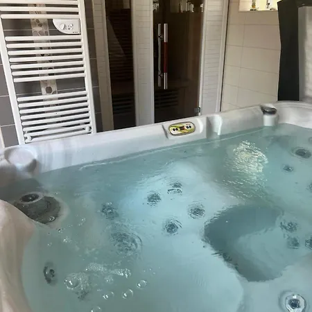 A Aux Etangs Avec Jacuzzi 42 M²